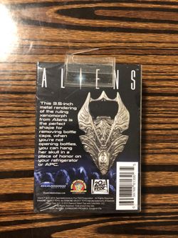 New Diamond Select Aliens Queen Metal Bottle Opener - Collectable Thumbnail