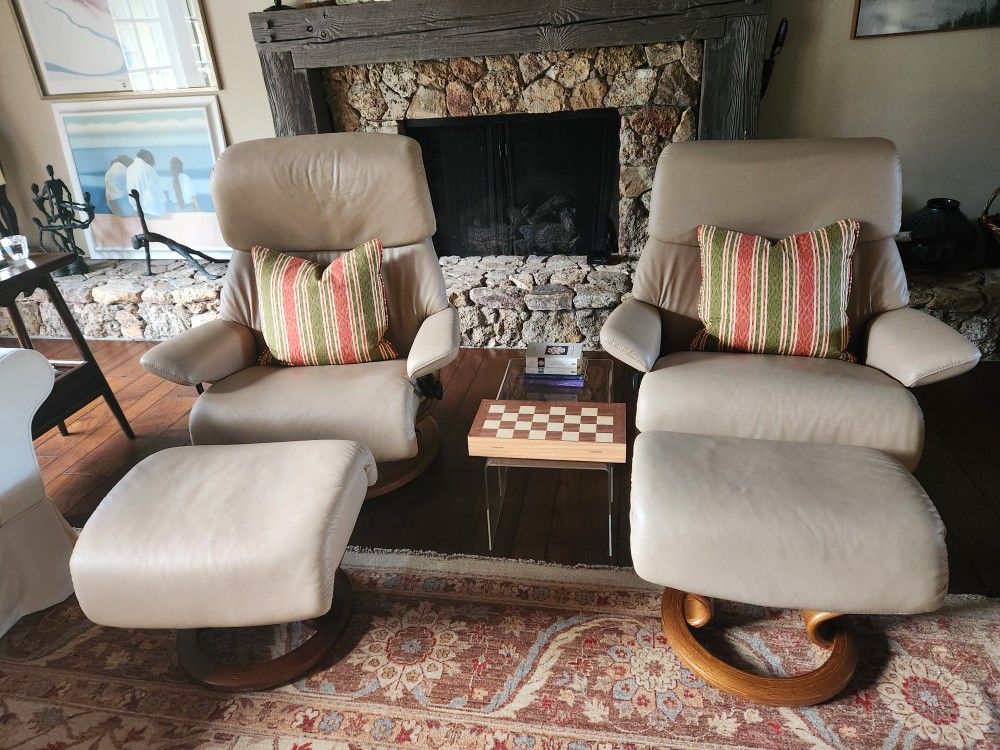 2 Vintage Luxury Ekornes Stressless Spirit Reclining Chairs w/ Ottomans