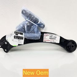 2013-2018 Toyota Camry Front Lower Control Arm Left Driver Side  OEM