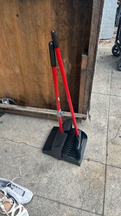 Lobby dust pan
