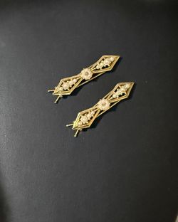 Elegant💥RARE~VINTAGE💥 Gold and Faux Pearl Hair Clips
