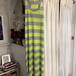 Nice ladies dress lightweight size M good condition