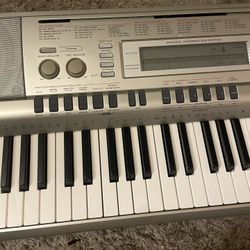 Casio WK-200 Keyboard