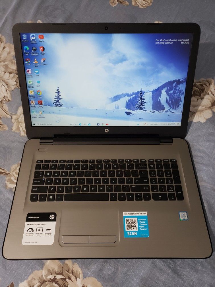 A BIG 2016 17.3"Inch Intel Core i3 6th Generation HP Laptop, 1TB HDD, 6GB RAM, HDMI, DVD RW📀 And a WebCam. Windows 10 Installed. NICE AND CLEAN.