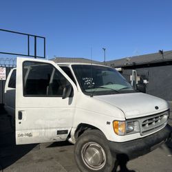 Ford E-350 Van 2001 // Work Van