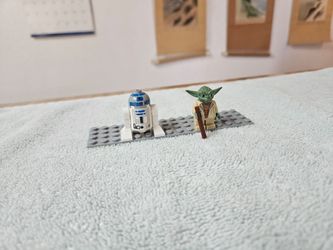 Lego Star Wars Yoda and R2-D2 (Silver) Minifigures