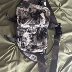 Young & Reckless messenger Bag