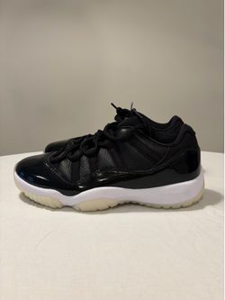 Air Jordan 11 Retro Low “72-10” Size 10.5