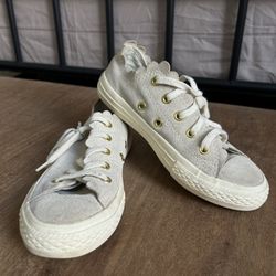 Girls Converse