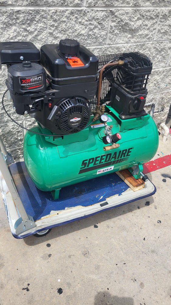 Speedaire Air Compressor 250PSI Briggs And Stratton Engine Professional $880