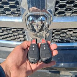 Car Keys / Llaves De Carro