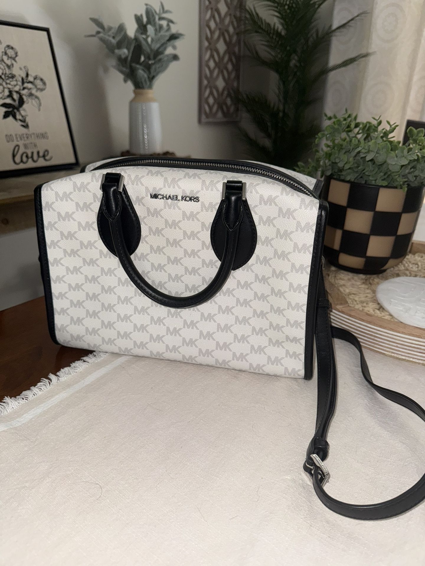 Michael Kors purse