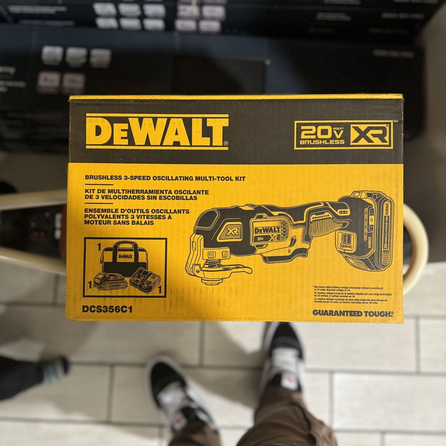 DEWALT 20V MAX XR Cordless Brushless 3-Speed Oscillating Multi Tool with (1) 20V 1.5Ah Battery and Charger