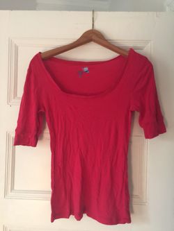 Red scoop neck t shirt