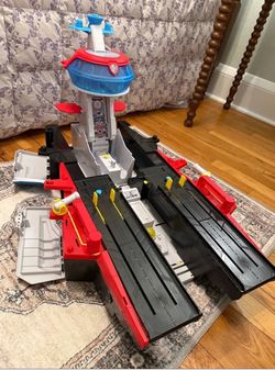 Paw Patrol Red & Blue Multilevel Aircraft Carrier