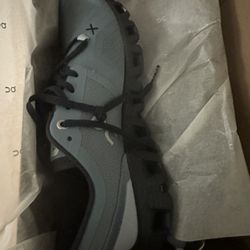 On Cloud X3 Size 8.5 Color Wash/ink 