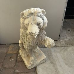 Two lions outdoor Concert Material 