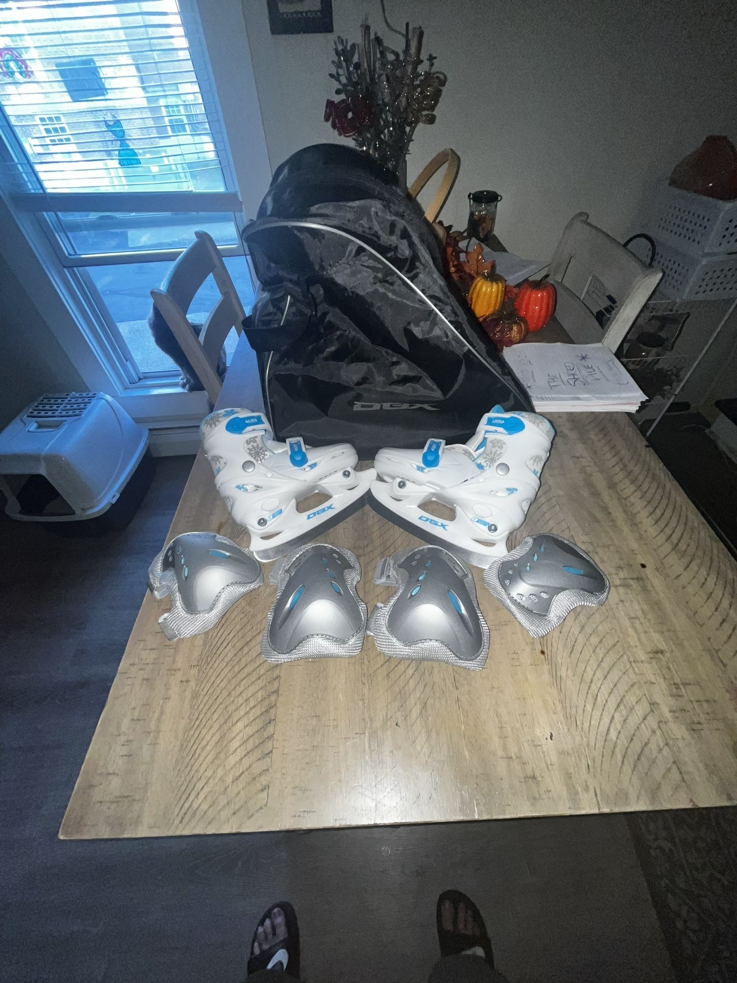 DBX Adjustable Ice Skates, Safety Pads, & Carrying Case