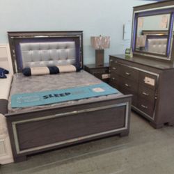 😍 Queen Frame Dresser Mirror 1 Nightstand $1399