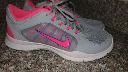 Nikes Women's Shoes- Size: 6.5