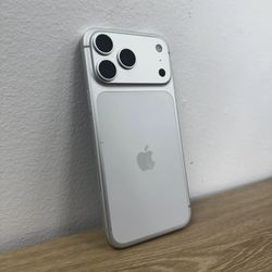 iPhone 17 Pro Max 6.9" (Unlocked) 256GB Silver Premium Pre-owned