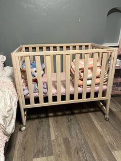 Mamazing Portable Mini Baby Crib on Wheels