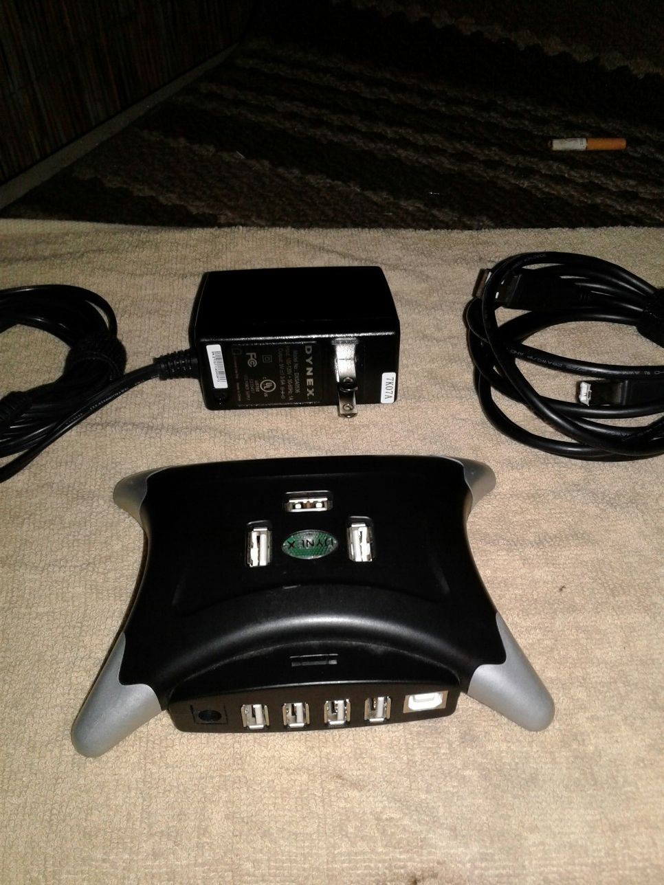 DYNEX USB 2.0 -7 Port Hub