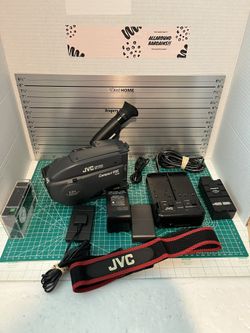 JVC BUNDLE Video Movie GR-AX30  VHS Camcorder For Parts or Repair Not Focusing.