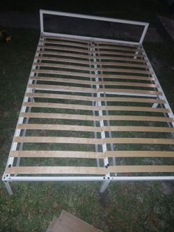 Metal bed Full size with matres