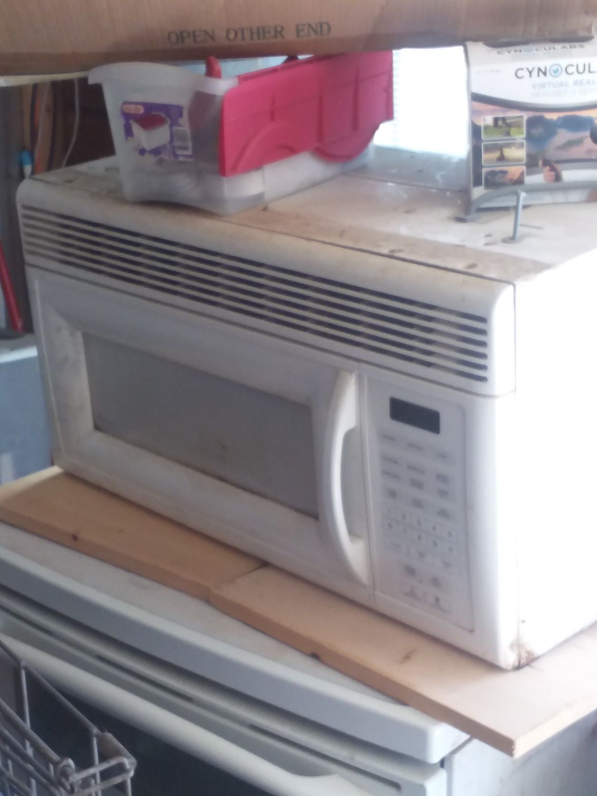 Vent Hood Microwave Oven