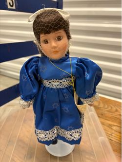 Enjoy beautiful dolls to decor your daughters bedroom . New .