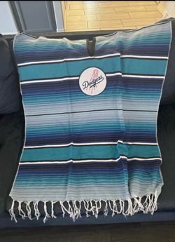 LA Dodgers, Mexican Heritage Night Poncho, 2023
