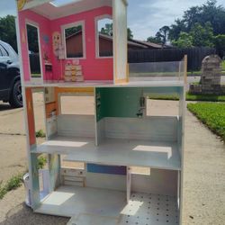 Rainbow High Three-Story Doll House Playset