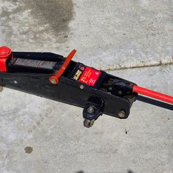 Team Mecanix 2.5 Ton Floor Jack