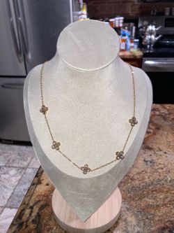 Clover necklace