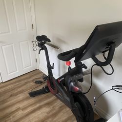 Peloton (2020, very lightly used)