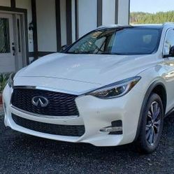 2017 Infinity QX30 Premium Luxury SUV

