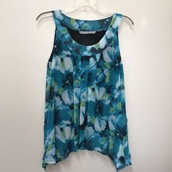 Women’s SIGNATURE BY LARRY LAVINE 100% polyester floral sleeveless lined top… Small