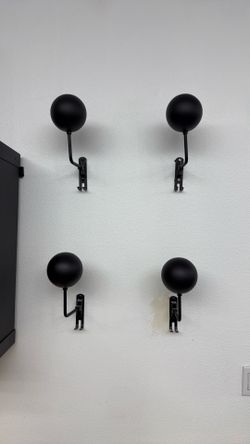 Black Wall helmet hooks (4)