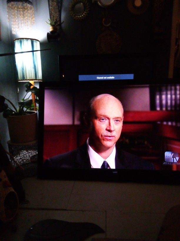 TV (SMART) 75 INCH (VIZIO)