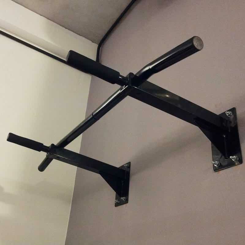 New in box 38 x 20 inch depth heavy duty wall mount pull up bar exercise chin up bar 440 lbs capacity