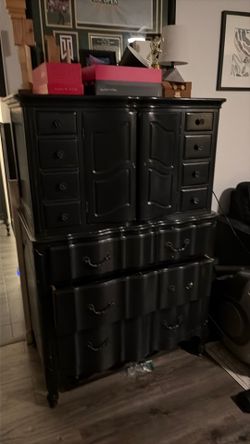cabinet for holding items👍