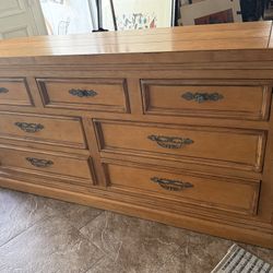 DREXEL Heritage solid wood 6ft dresser