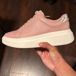 UGG Scape Shoes Women's 11 Pink White Leather Platform Chunky Lace Up Sneakers