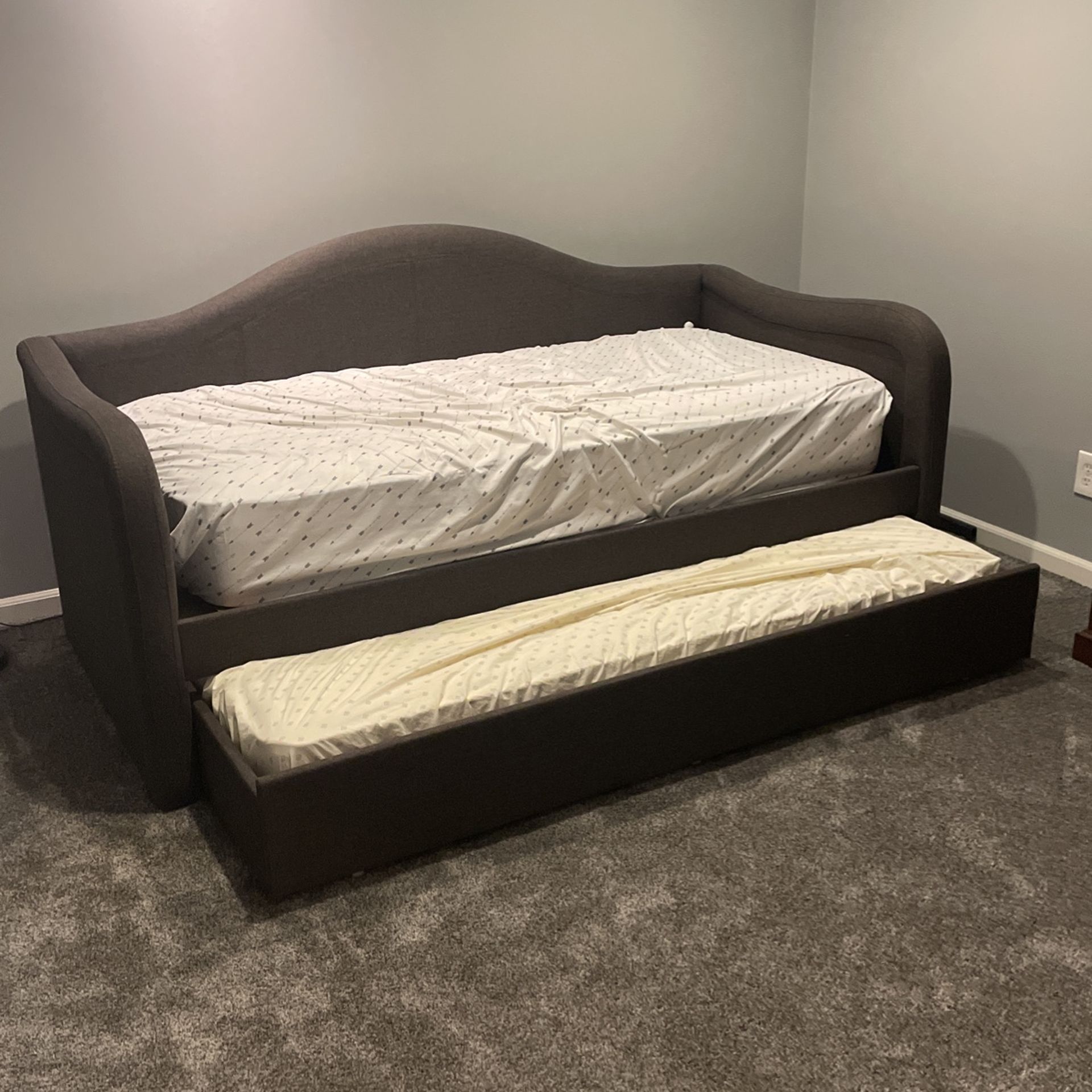 Trundle Day Bed for Sale in Schererville, IN OfferUp