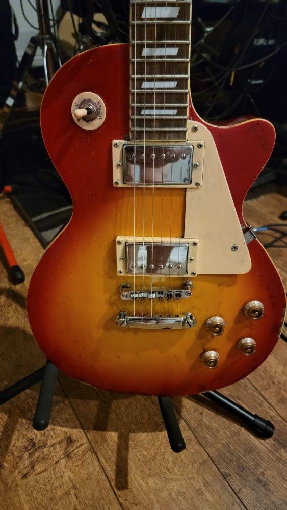 Les Paul Guitar