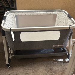 Bassinet $40 OBO