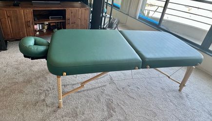 Earthlite Spirit Portable Massage Table