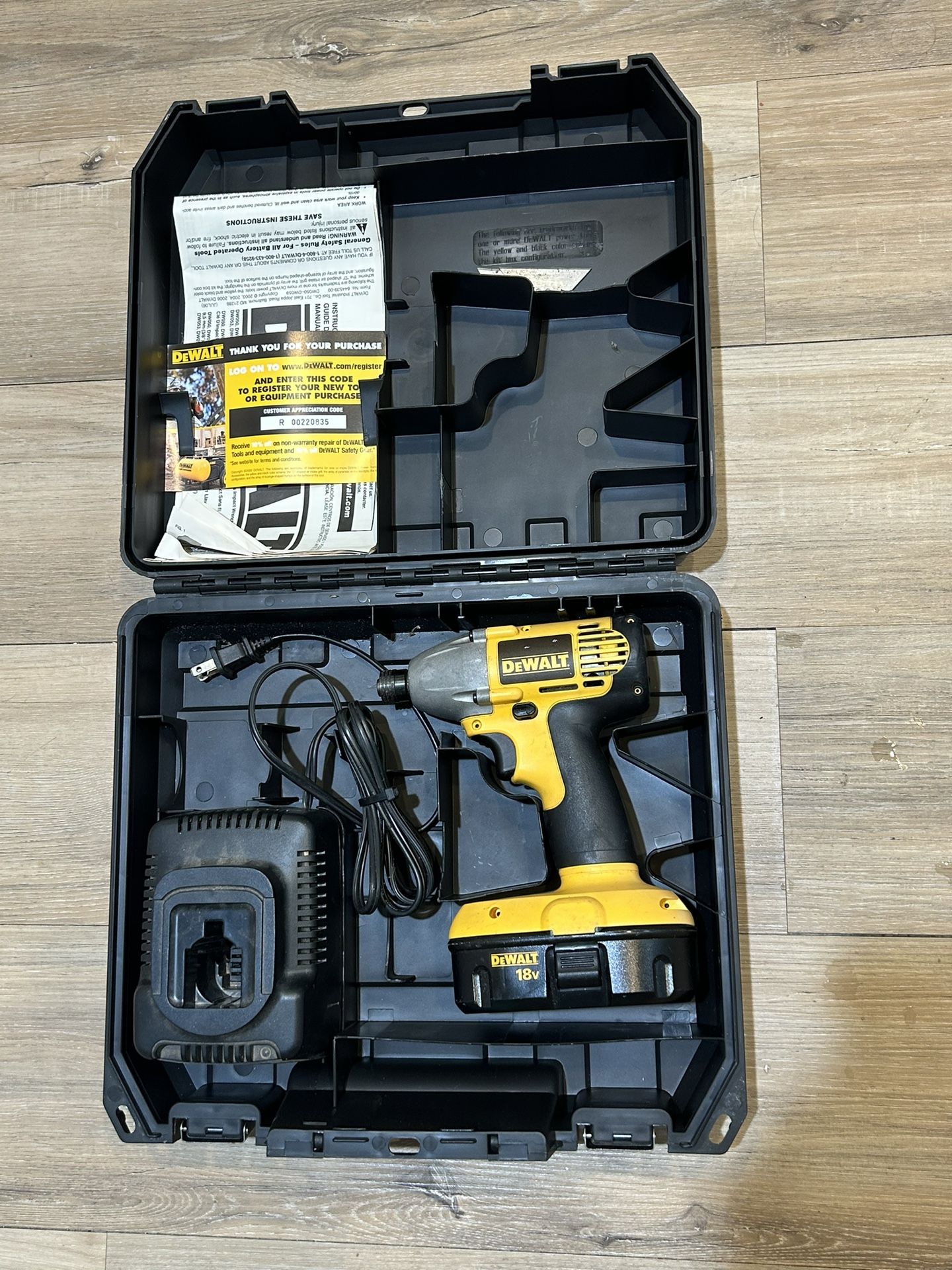 DeWalt Impact Drill, 18V Bat, Charger & Case