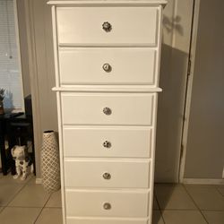 SOLID WOOD DRESSER
